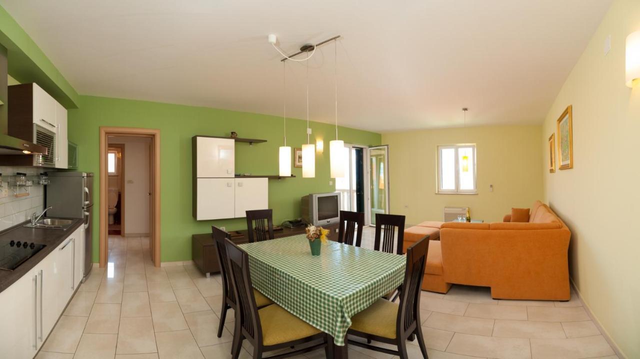 Apartments By The Sea Postira, Brac - 15242 Bagian luar foto