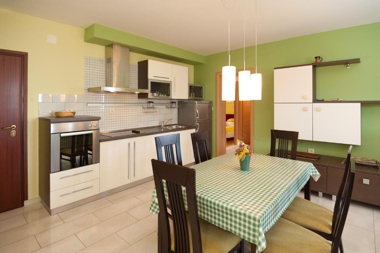 Apartments By The Sea Postira, Brac - 15242 Bagian luar foto